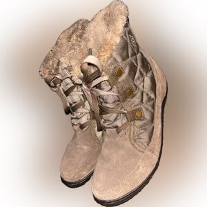 Columbia Women's Taupe Quilted Faux Fur Winter Boots